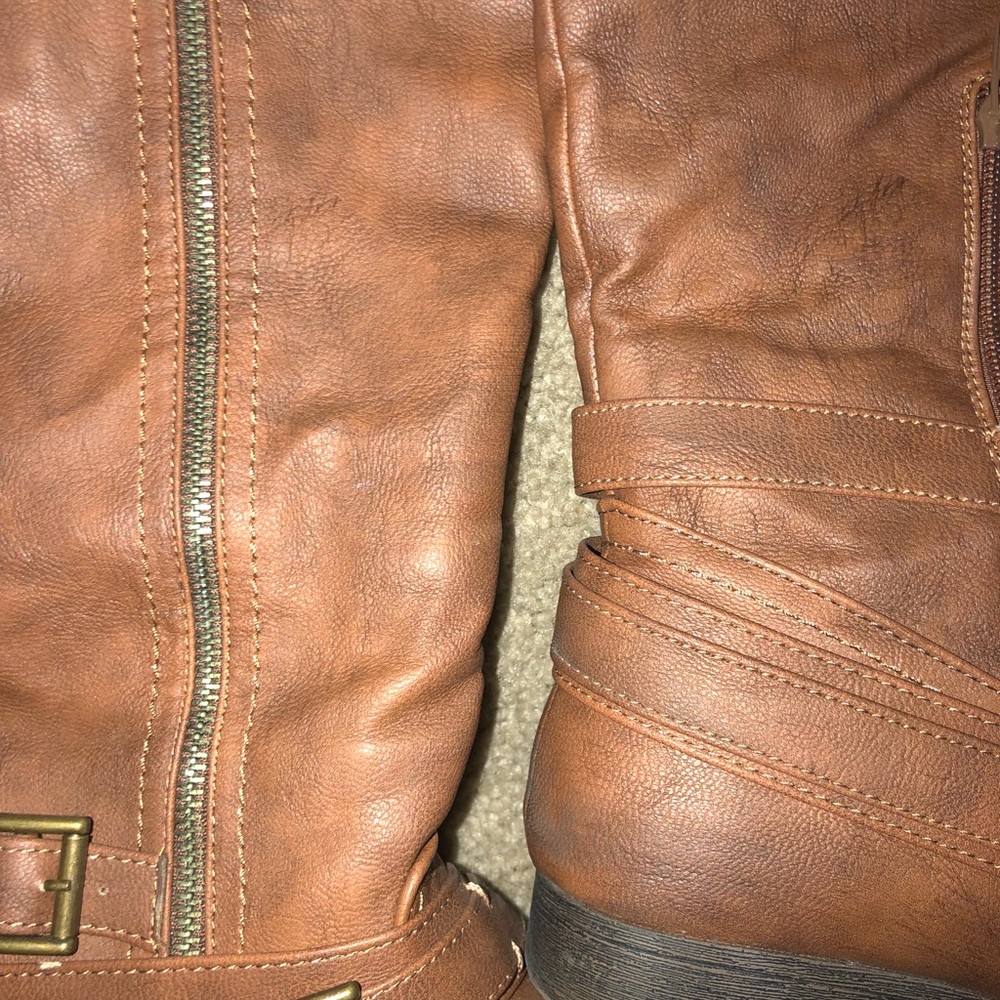 Boots - Picture 5 of 7